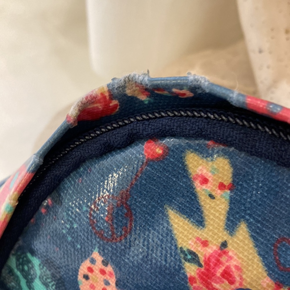 🎉HP🎉 EUC Cath Kidston backpack with alternate handles up top.🌈 - Picture 4 of 6